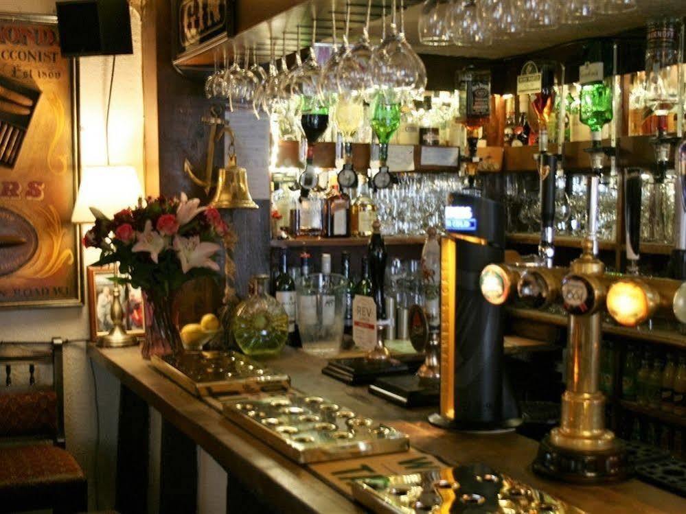The Talbot Inn 马奇文洛克 外观 照片