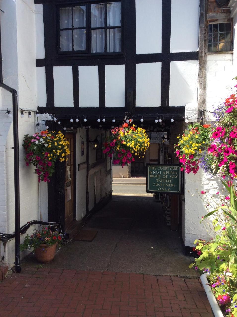 The Talbot Inn 马奇文洛克 外观 照片